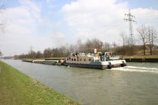 Kanal-Schiff-2.jpg
